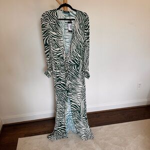 Nasty Gal Green and White Zebra Long Sleeve Dress